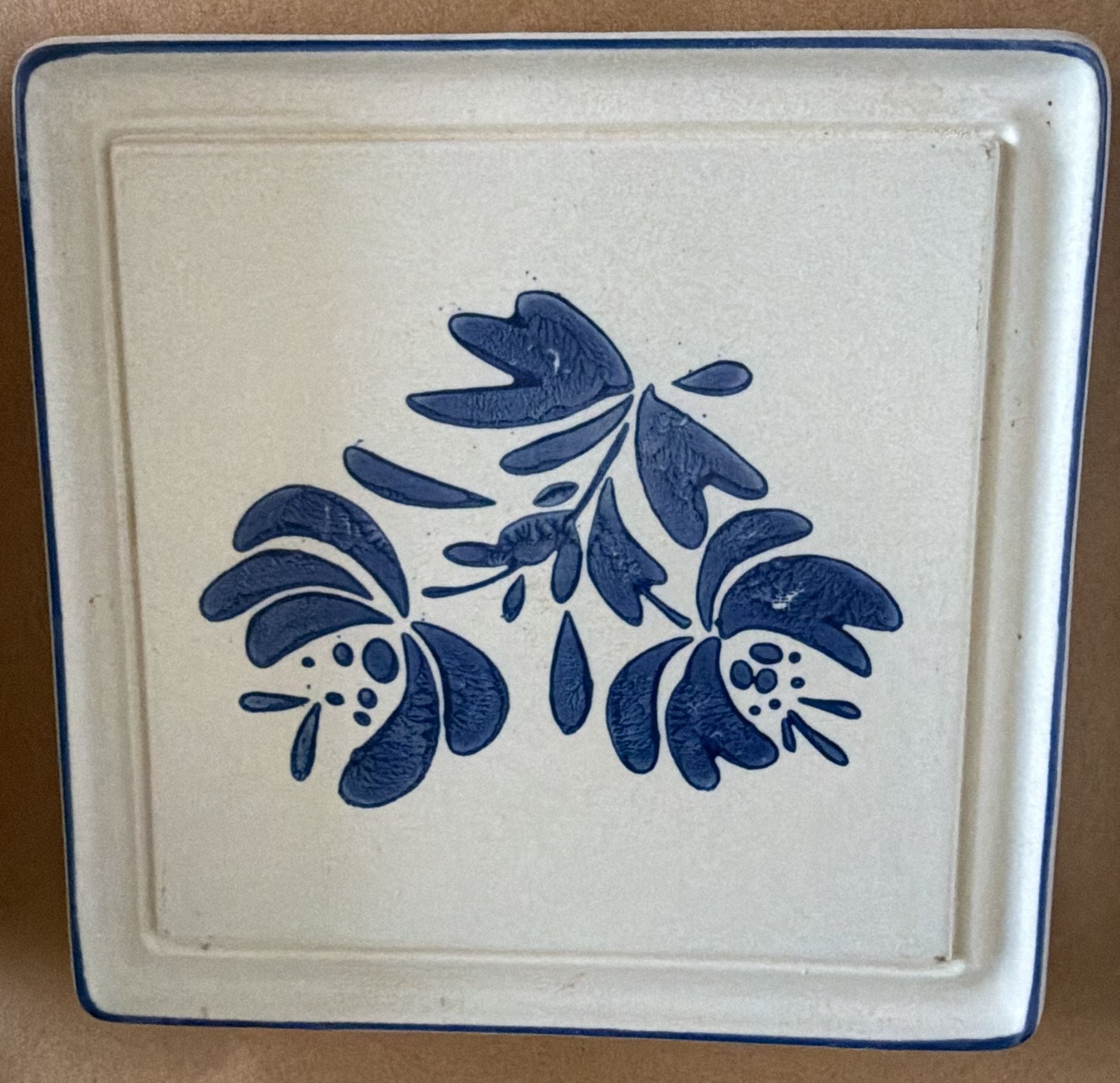 Pfaltzgraff Yorktowne Trivet And Corn Dishes 2