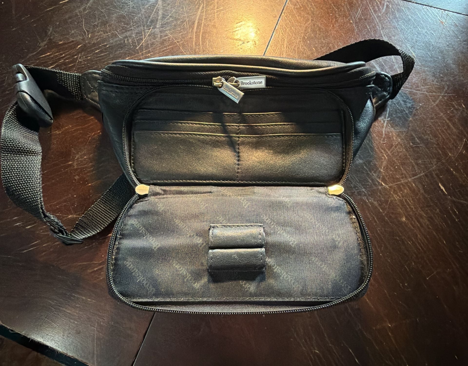 Brookstone Black Leather Fanny Pack Waist Bag 4