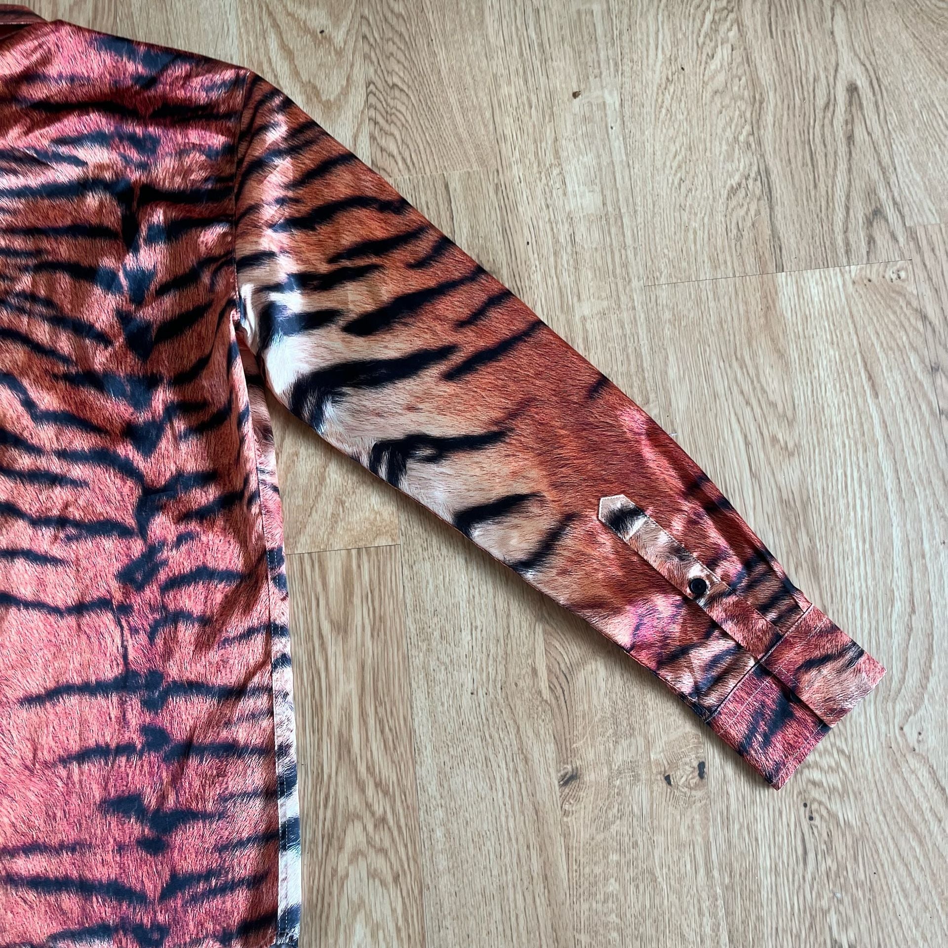 SSS World Corp Tiger Print Satin Top Mens Size L Orange Long Sleeve SS19 Runway  9
