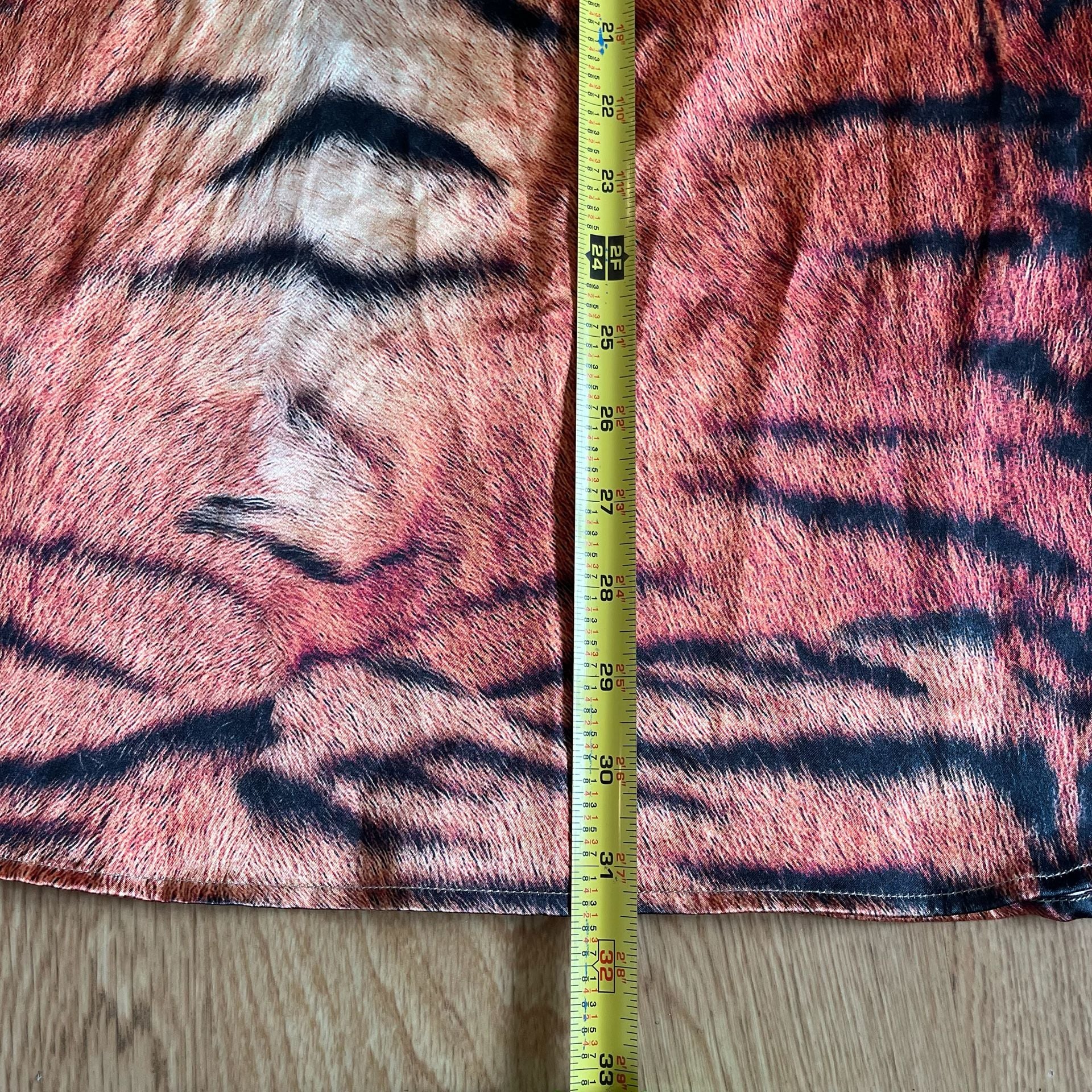 SSS World Corp Tiger Print Satin Top Mens Size L Orange Long Sleeve SS19 Runway  12