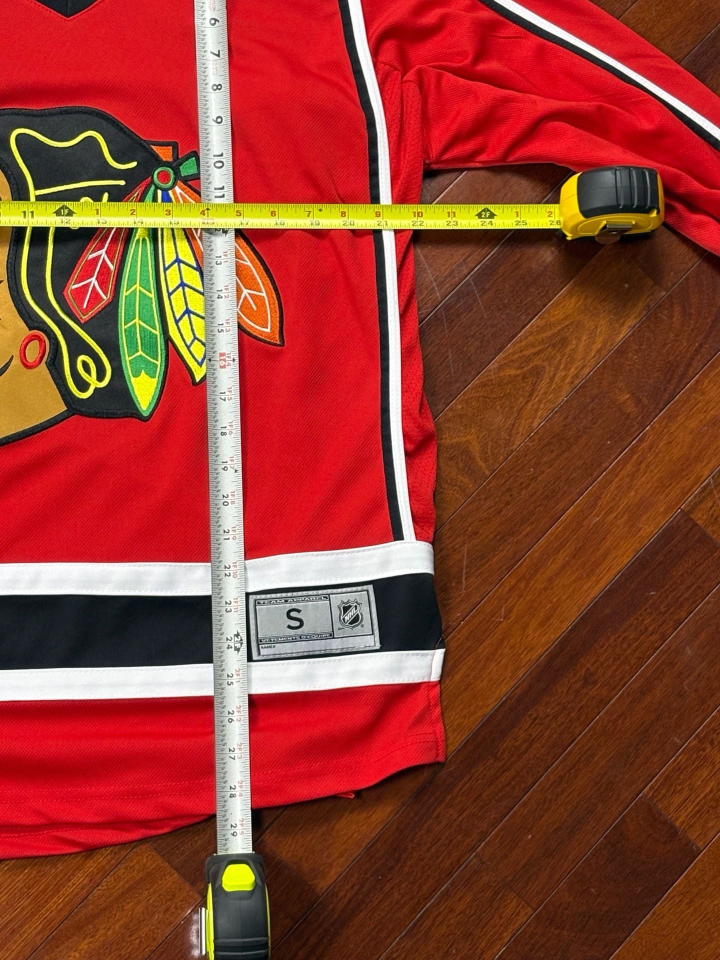 NHL Chicago Blackhawks Hockey Jersey Men’s Small Red 5