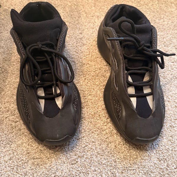 Adidas Yeezy 700 V3 Alvah Size 10.5 Black Sneakers