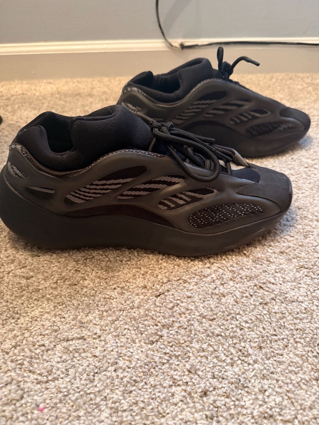 Adidas Yeezy 700 V3 Alvah Size 10.5 Black Sneakers 3