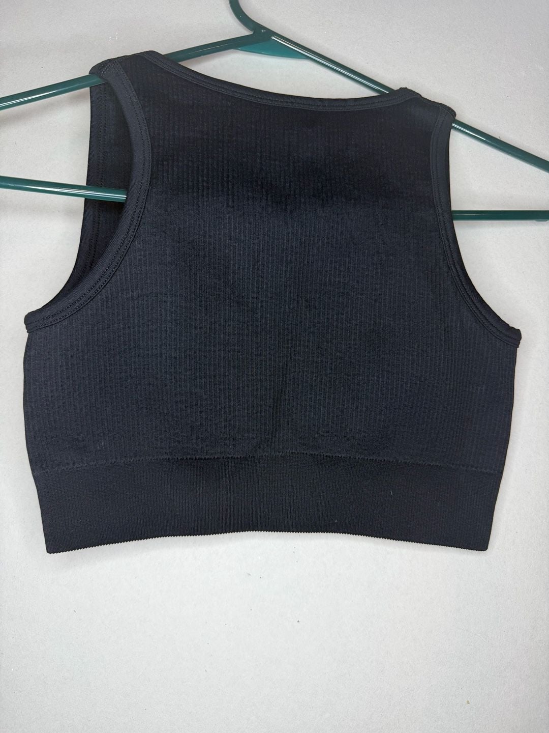OQQ Seamless Ribbed Keyhole Sports Bra Size S Black Crop Top 4