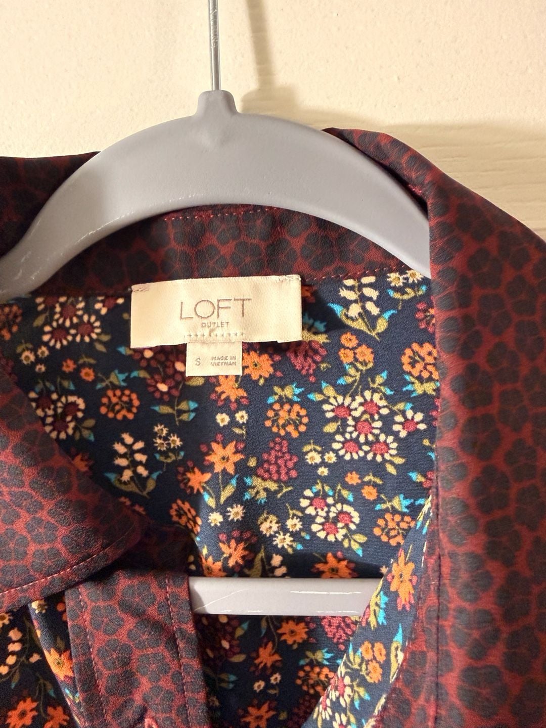 LOFT Outlet Floral Button Up Shirt Size S Burgundy Black Long Sleeve 3