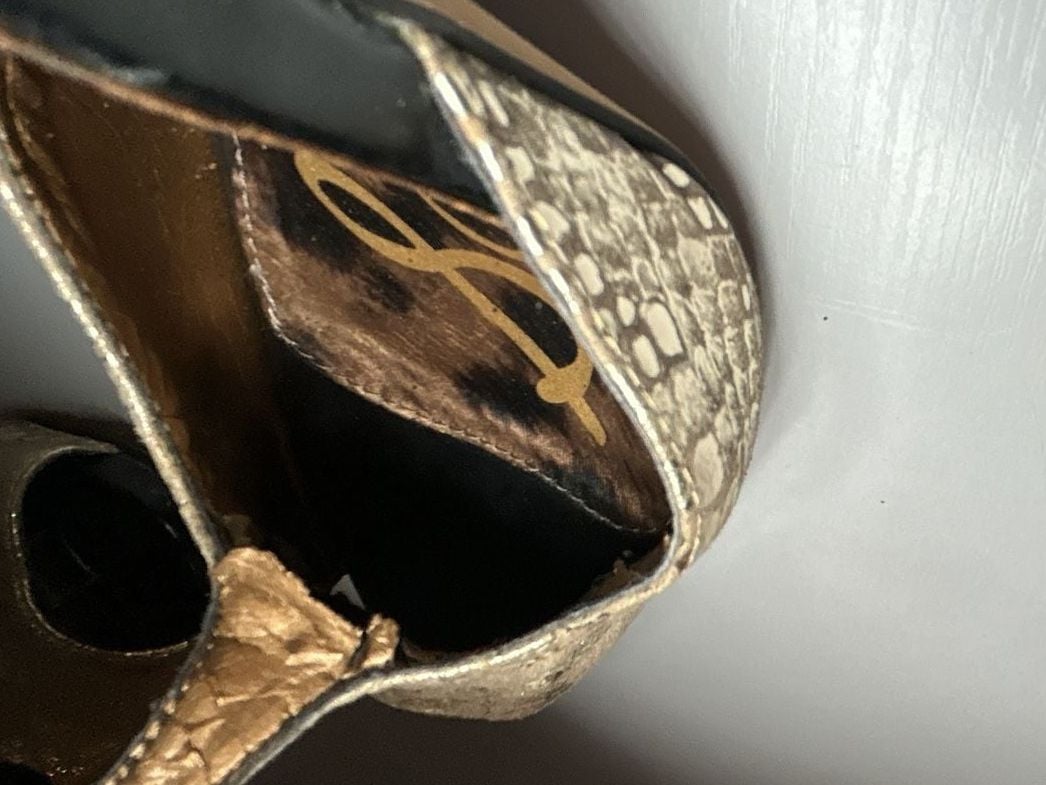 Sam Edelman Scarlett Size 7.5 Gold Black Studded T-Strap Heels 8