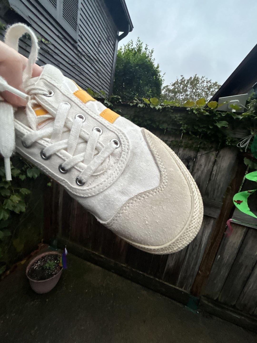 Gola CLA548 Womens Size 9 White Yellow Sneakers 10