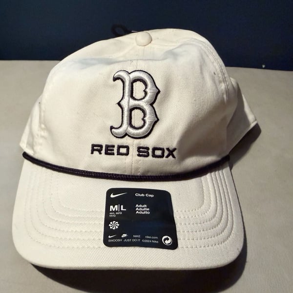 Nike Boston Red Sox White Club Cap M/L