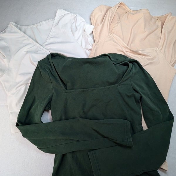 Lot of 3 Womens Tops Multi Colors Long and Short Sleeve Tops