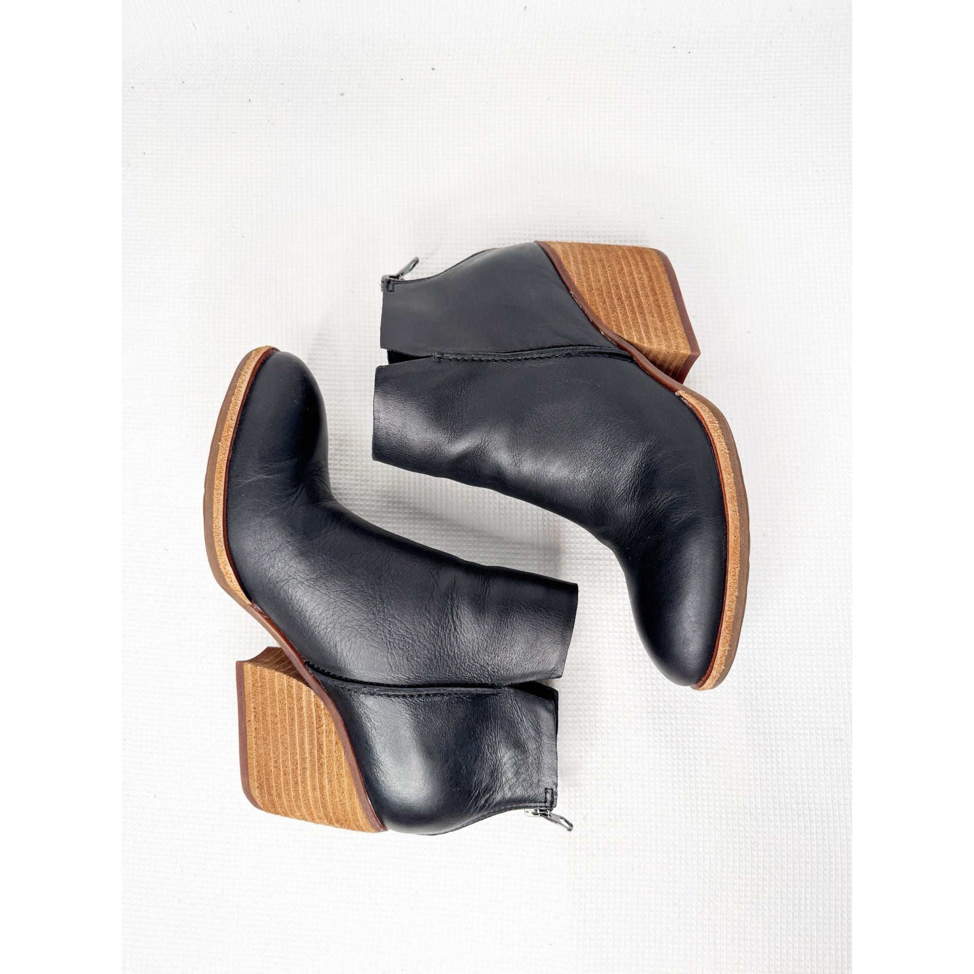 Kork-Ease Chandra Size 6.5M Black Leather Stacked Heel Booties 7