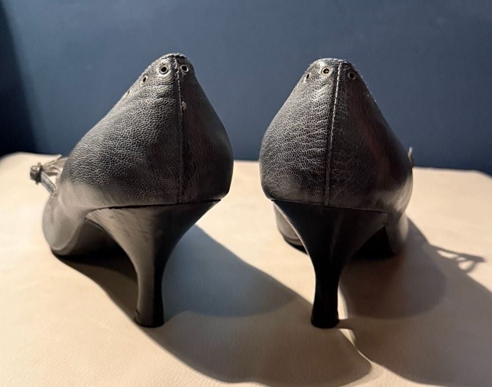 Madeline Women’s Gray Mary Jane Heels Studded Cutout Pumps Retro Y2K size 9 4