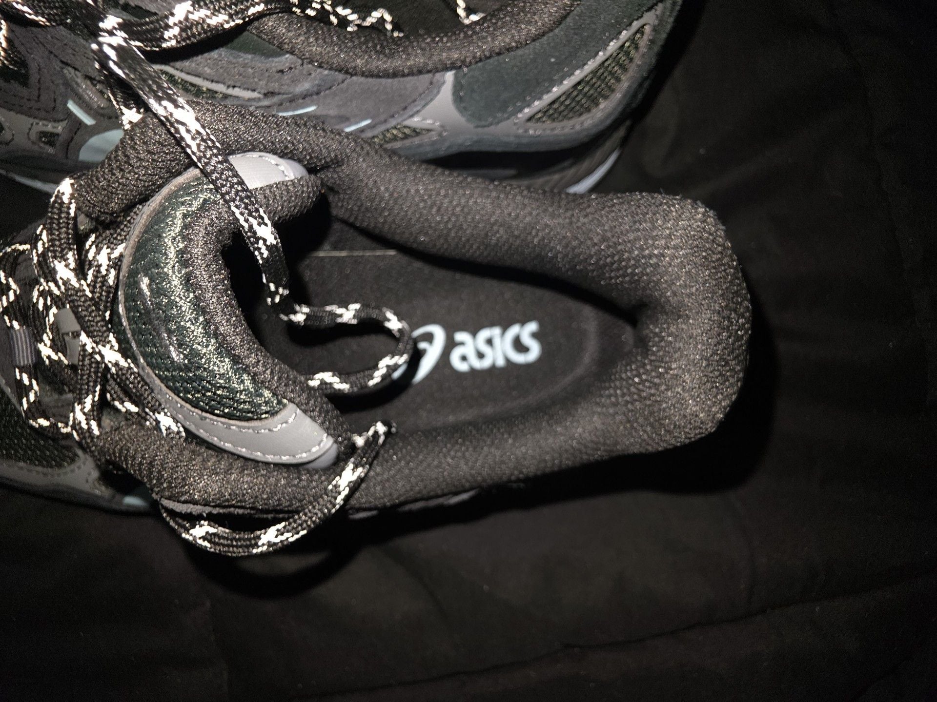 ASICS Gel-NYC Size 7 Black Graphite Grey Sneakers 8