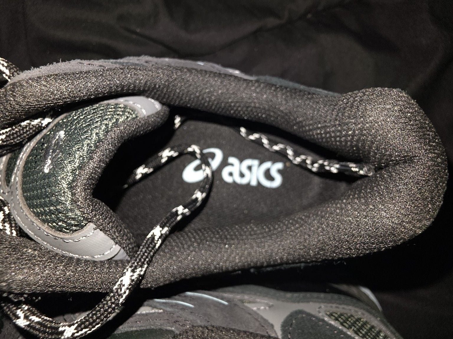 ASICS Gel-NYC Size 7 Black Graphite Grey Sneakers 9