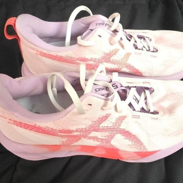 ASICS Novablast 5 Running Shoes Coral Reef Pink