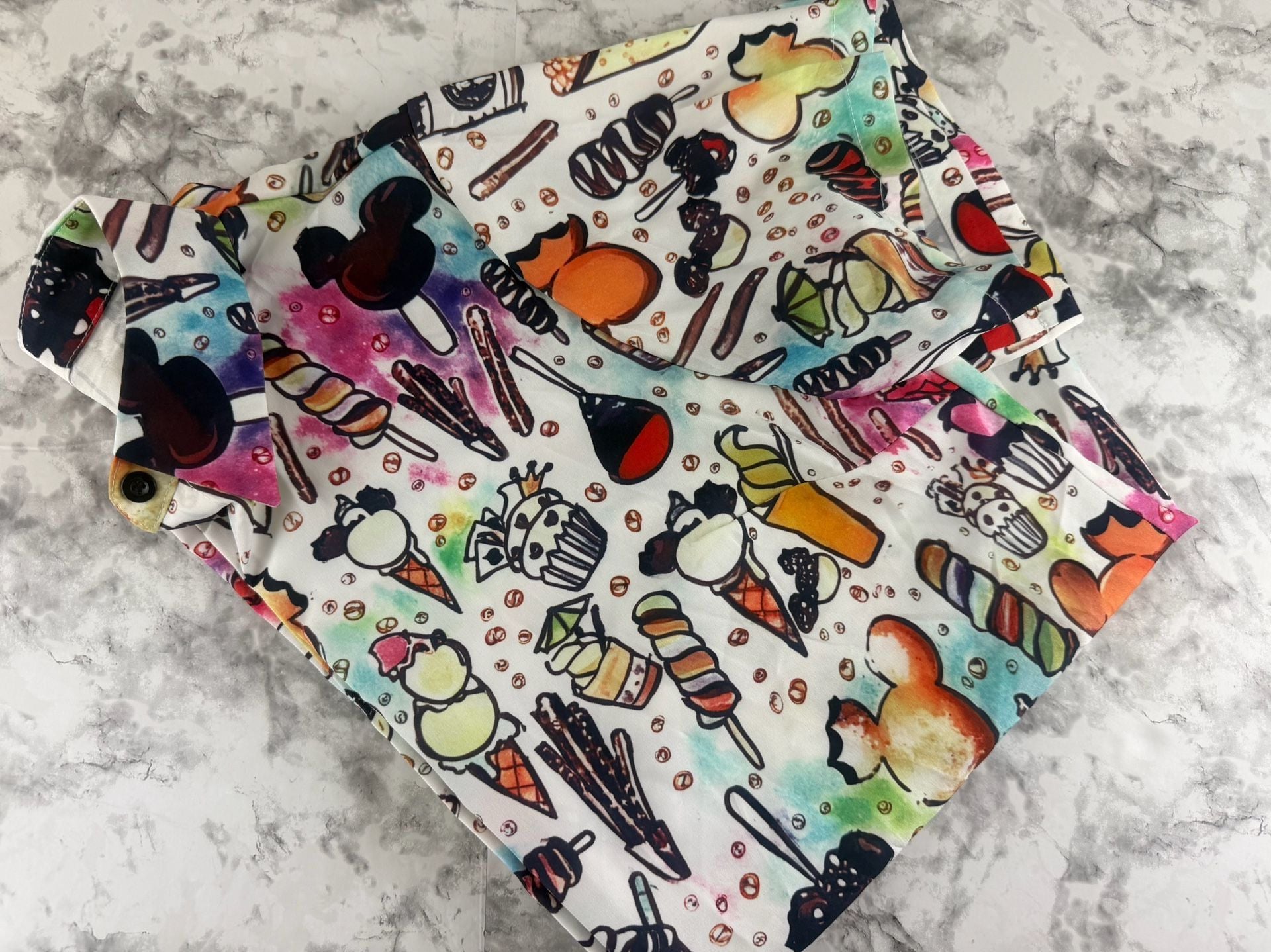 Disney Parks Short Sleeve Button Down Shirt Size L Mouse Treats Food Snacks 3