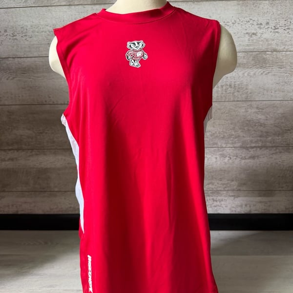 Campus Heritage Wisconsin Badgers Tank Top Size M Red Sleeveless