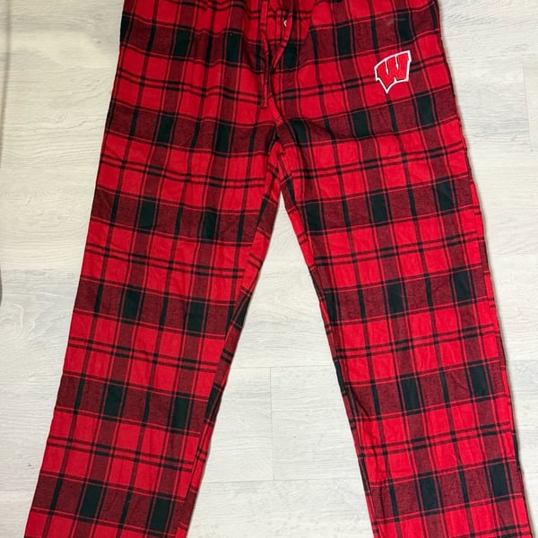 Sideline Apparel Wisconsin Badgers Sleep Pants Size XL/XG Red Plaid
