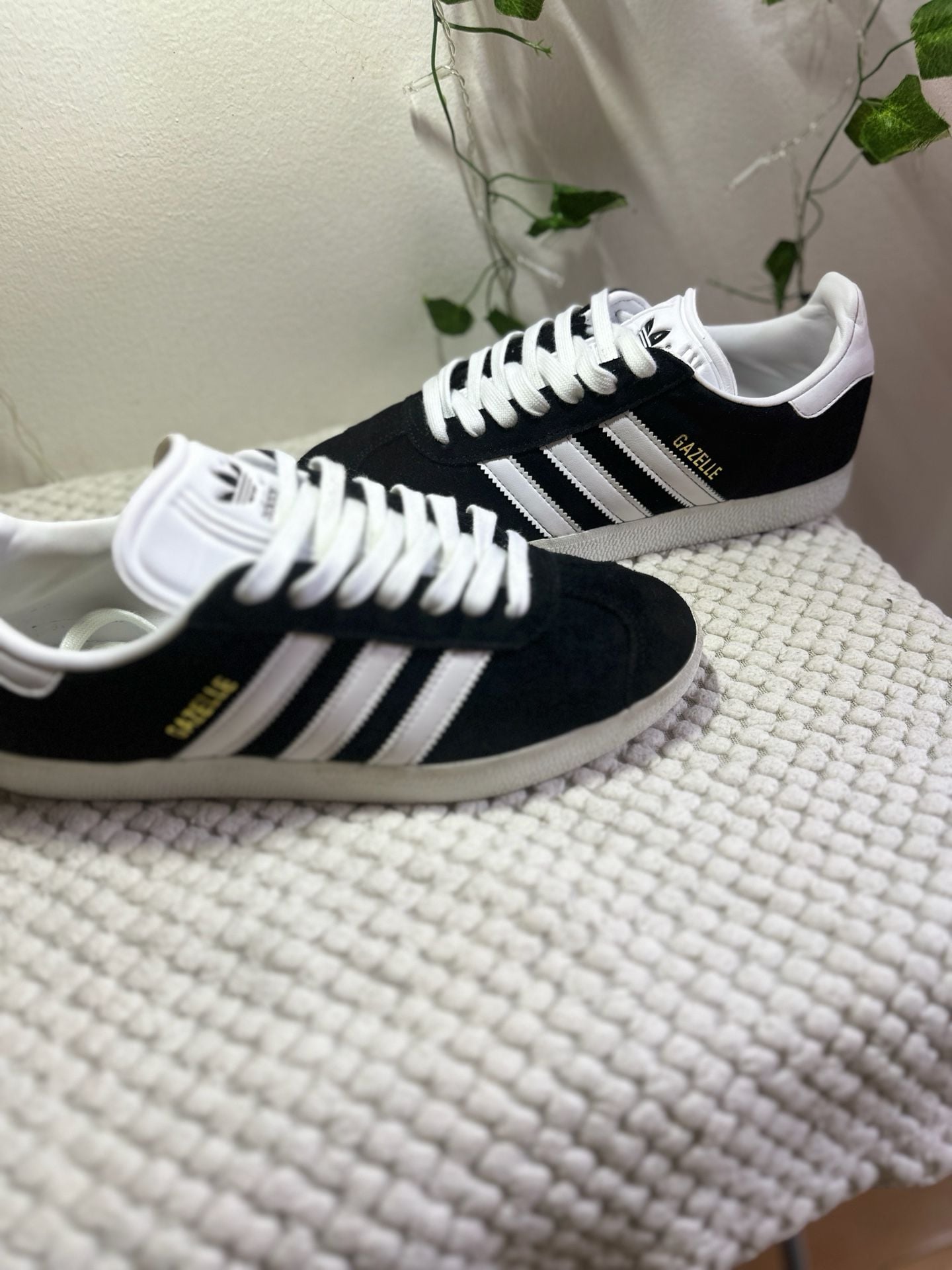 Adidas Gazelle Black White Gum Sole - Core Black / Cloud White / Gold - Size 5