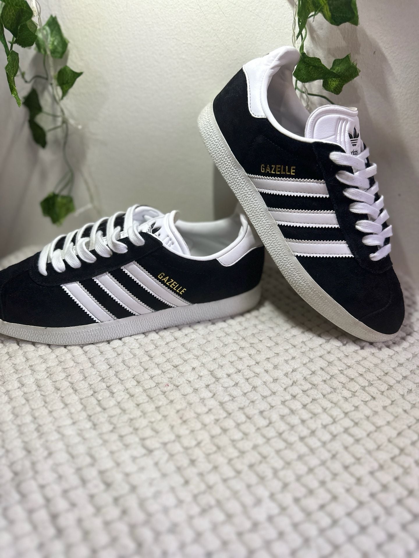 Adidas Gazelle Black White Gum Sole - Core Black / Cloud White / Gold - Size 7