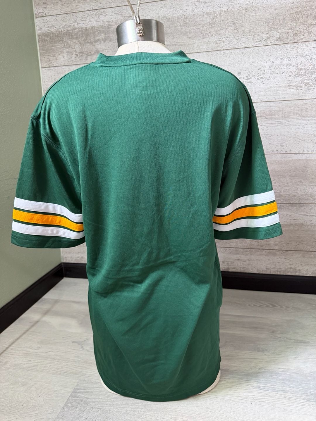 NFL Team Apparel Green Bay Packers T-Shirt Size M Green Football Jersey 4
