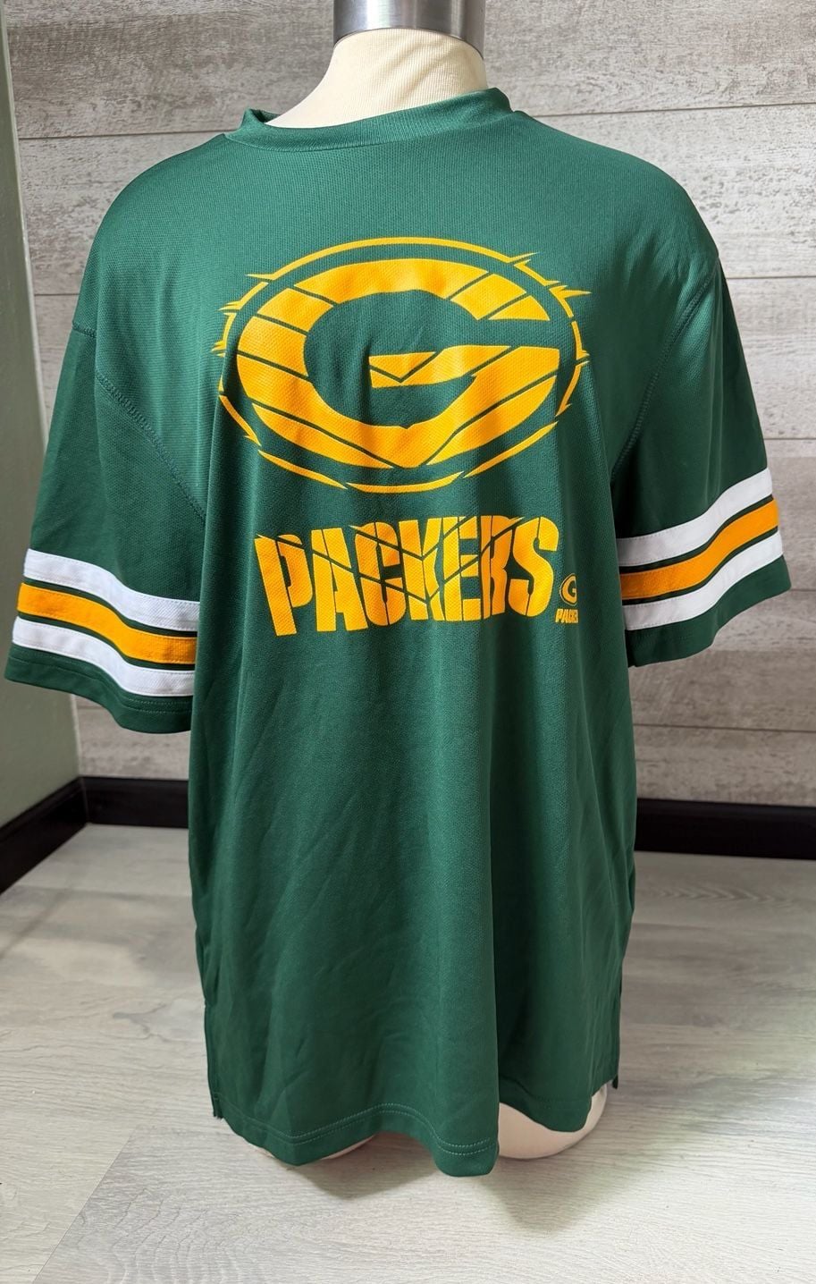 NFL Team Apparel Green Bay Packers T-Shirt Size M Green Football Jersey 2