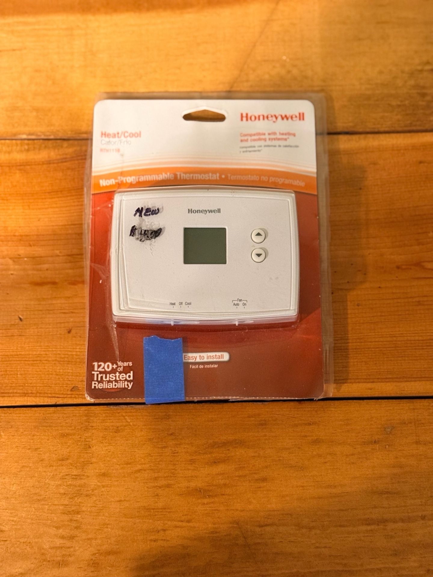Honeywell RTH111B Non-Programmable Digital Thermostat Open New 1