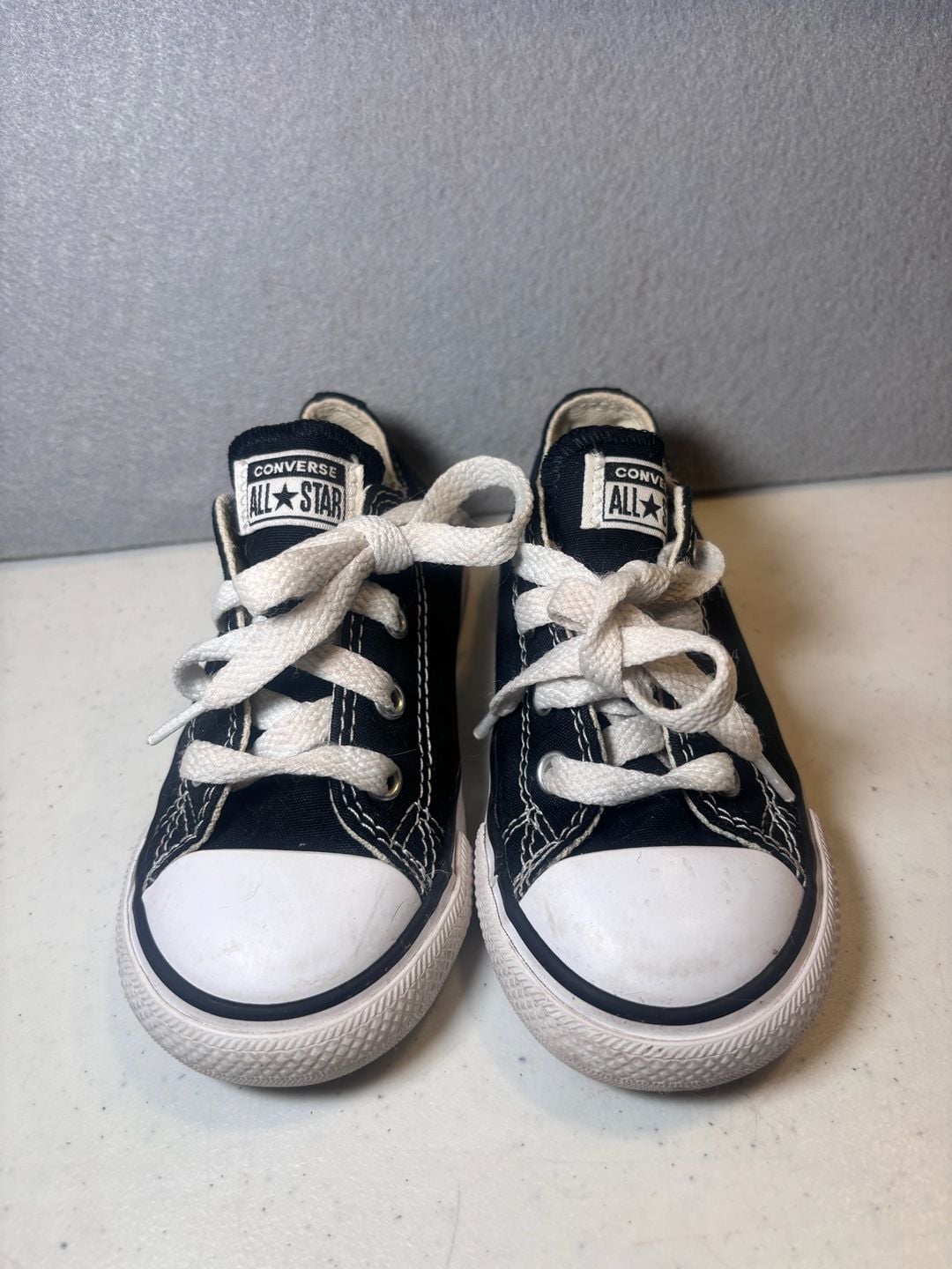 Converse Chuck Taylor All Star Low Size 7 Black White Sneakers 2
