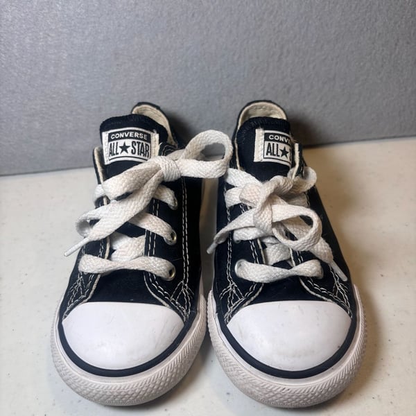 Converse Chuck Taylor All Star Low Size 7 Black White Sneakers