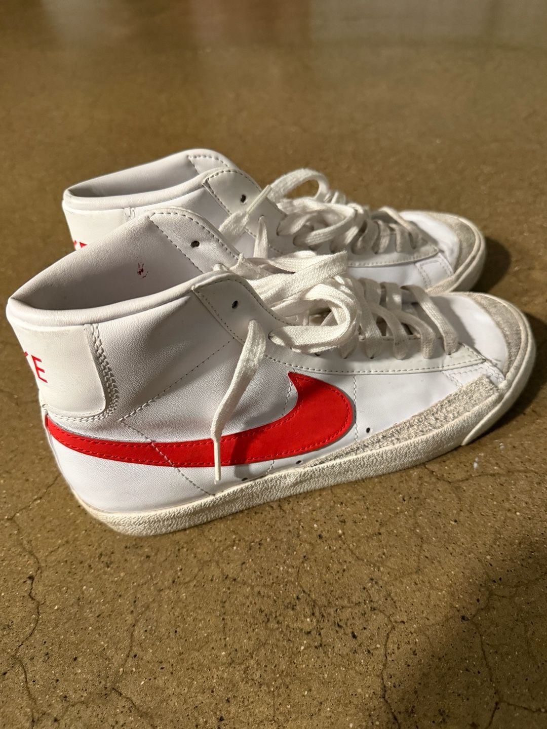 Nike Blazer Mid '77 Vintage White Red Leather Sneakers 2
