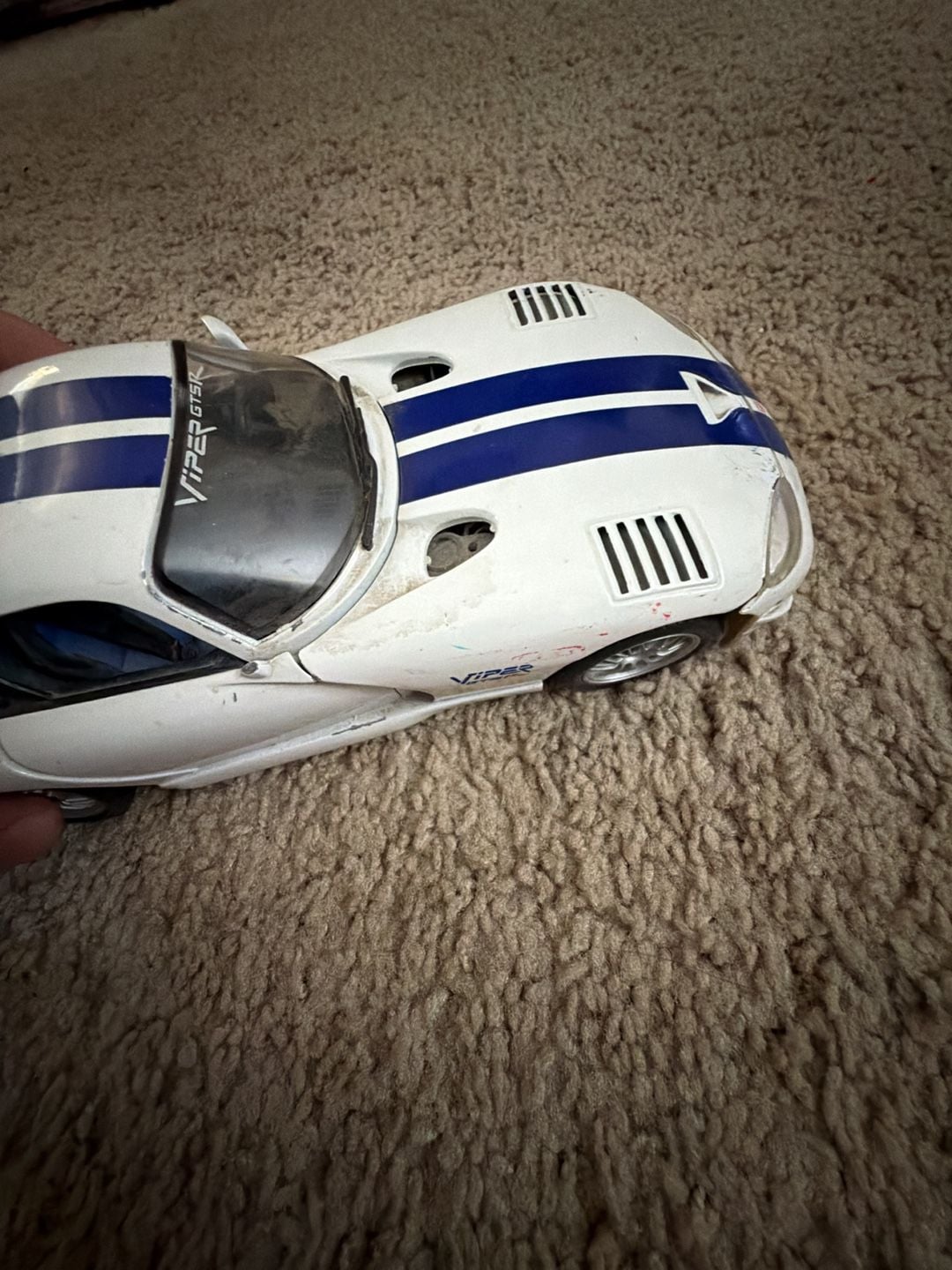 Maisto Dodge Viper GTS-R 1:18 Diecast Model White Blue Stripes 5