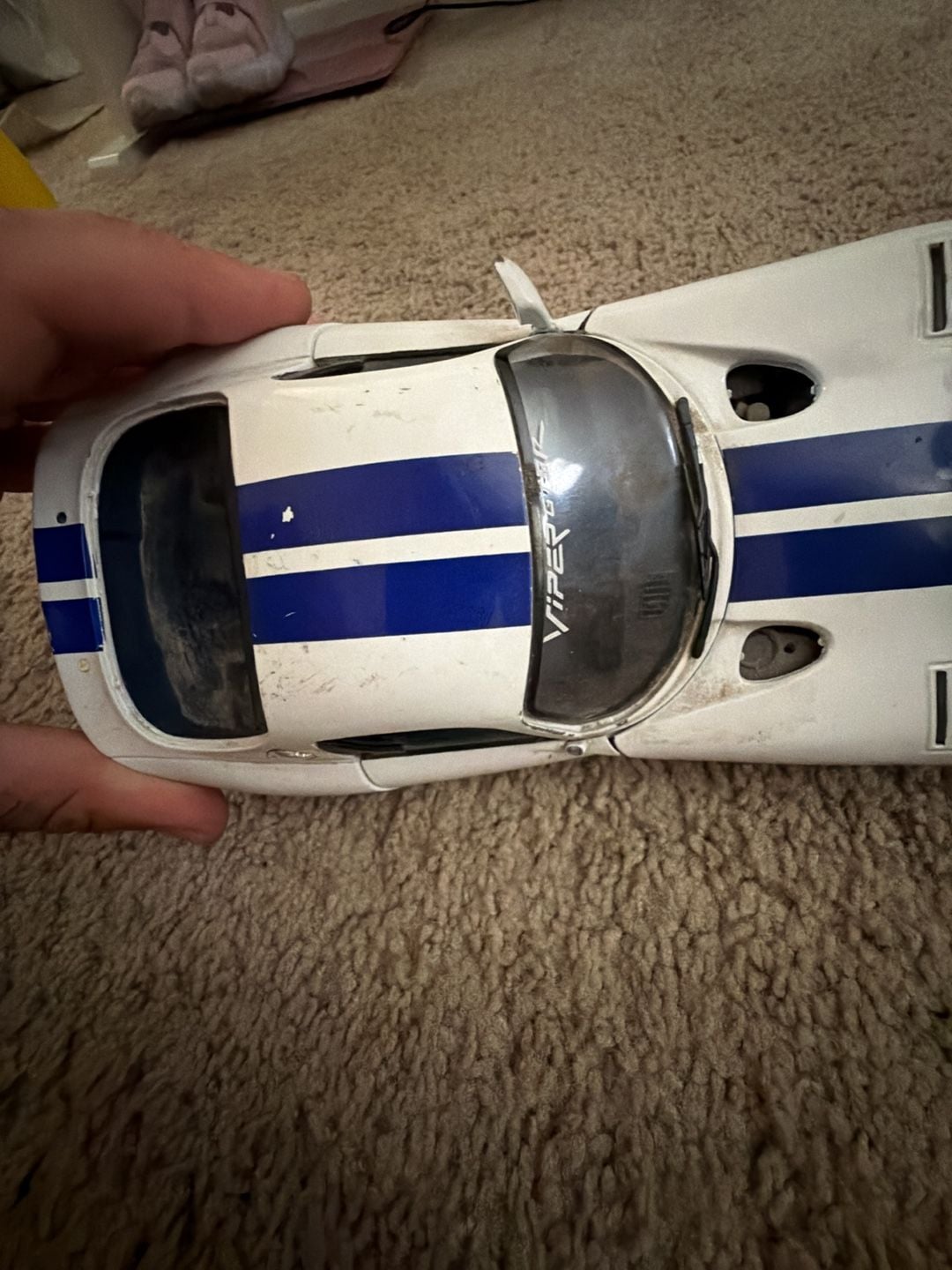 Maisto Dodge Viper GTS-R 1:18 Diecast Model White Blue Stripes 6