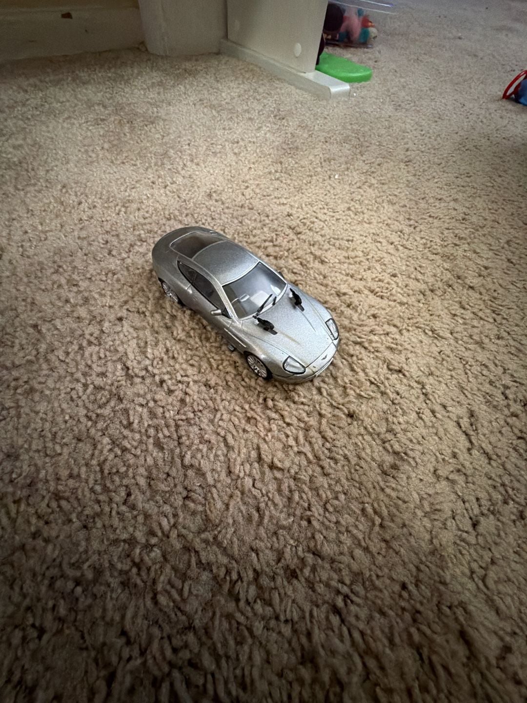 Corgi Aston Martin V12 Vanquish James Bond Die Another Day Toy Car 1