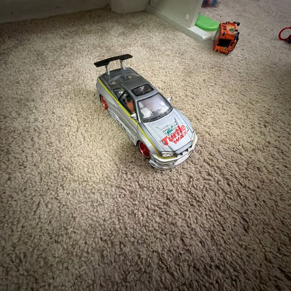 Kentoys 1:24 Nissan Skyline GT-R Silver Turtle Wax ID Tuning Toy Car