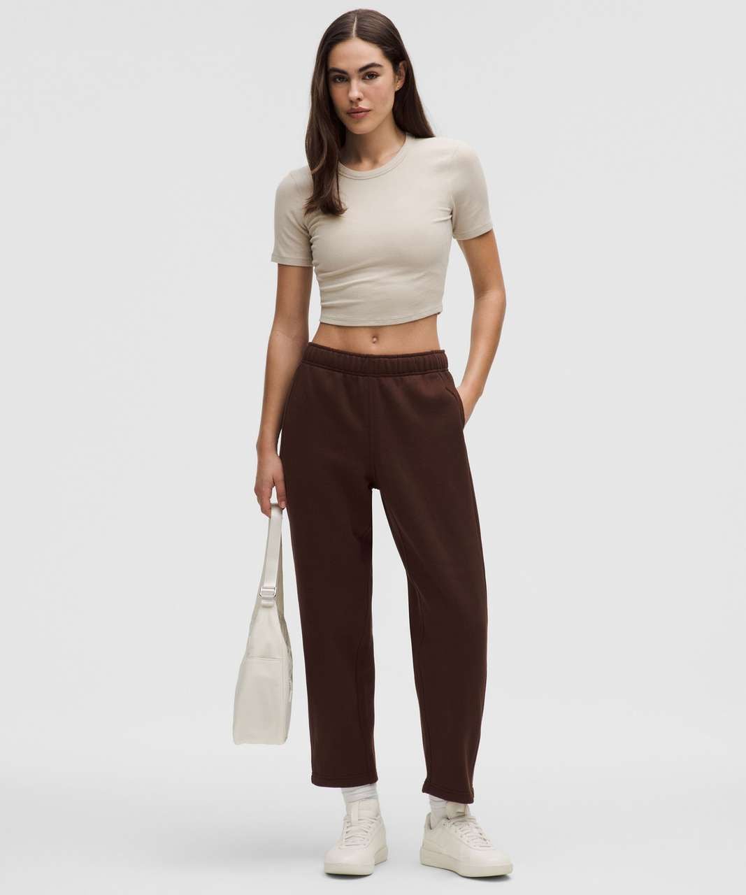 Lululemon Scuba Mid-Rise Tapered Pant 7/8 Length
Lava Cake size med 2