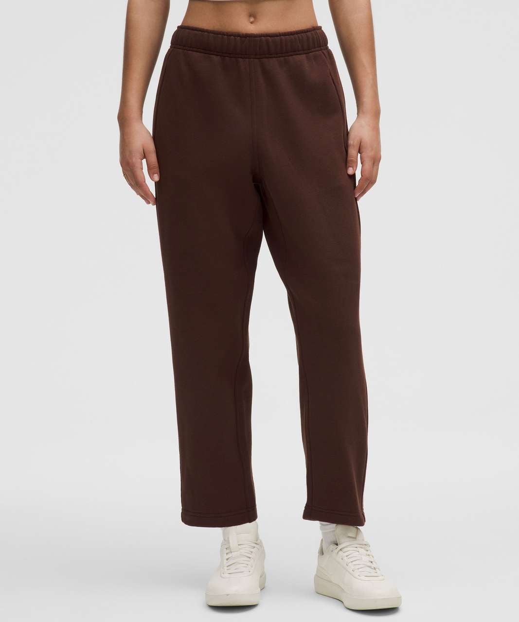 Lululemon Scuba Mid-Rise Tapered Pant 7/8 Length
Lava Cake size med 3