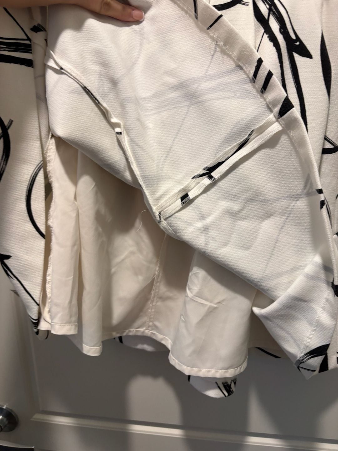 Banana Republic Pleated Skirt Size 0 White Black Abstract Print A-Line 7