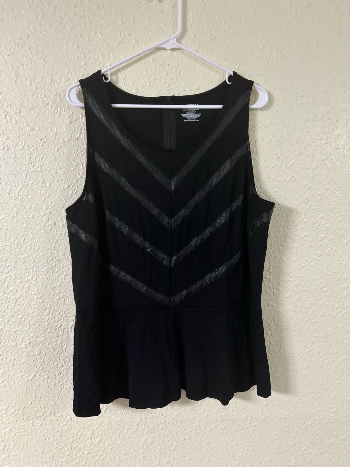 Lane Bryant Peplum Top Size 18/20 Black Faux Leather Trim Chevron 2