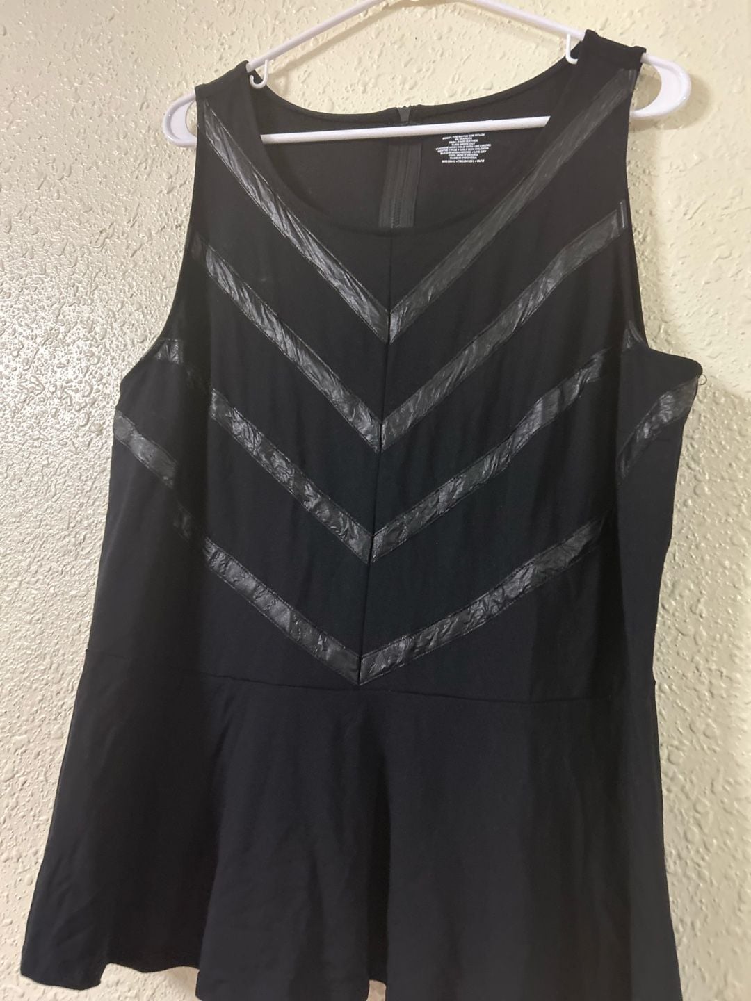 Lane Bryant Peplum Top Size 18/20 Black Faux Leather Trim Chevron 3