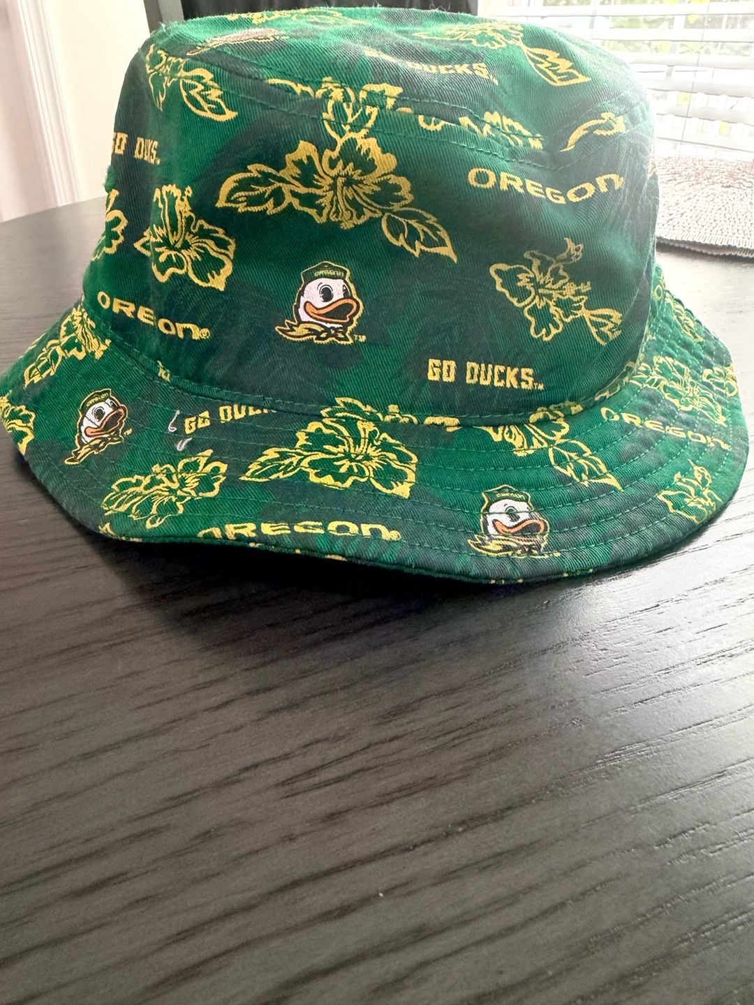 Reyn Spooner Oregon Ducks Bucket Hat Size S/M Green Floral Print NWT 6