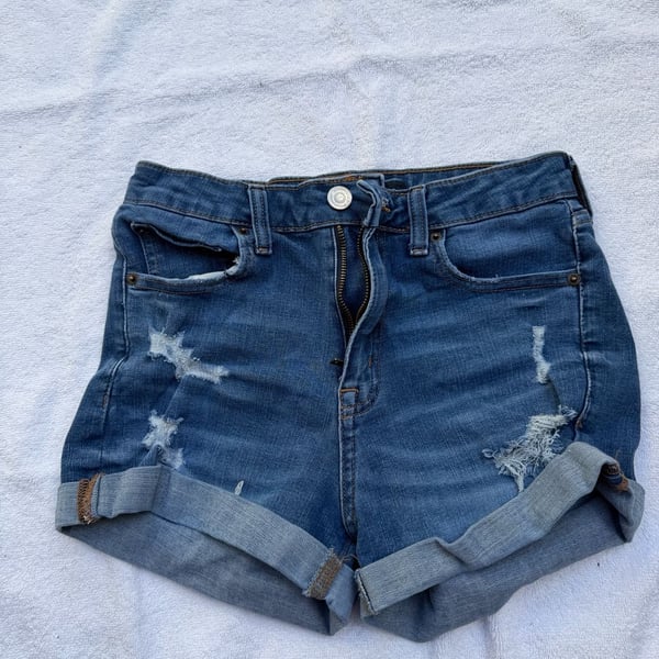 Aeropostale High Rise Curvy Midi Denim Shorts Size 6 Blue Distressed