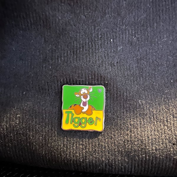Disney Tigger Hidden Mickey Winnie The Pooh Trading Pin