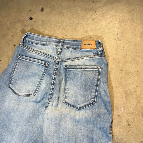 RSQ Vintage Mom Jeans Size 28 Light Wash Distressed