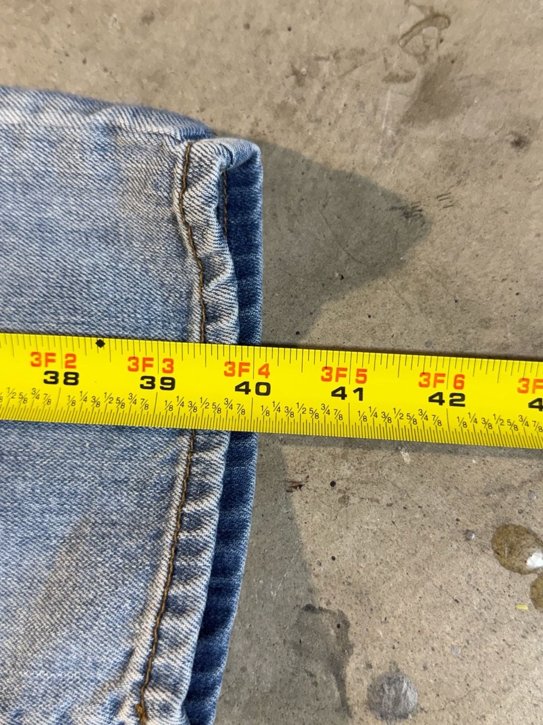 RSQ Vintage Mom Jeans Size 28 Light Wash Distressed 7
