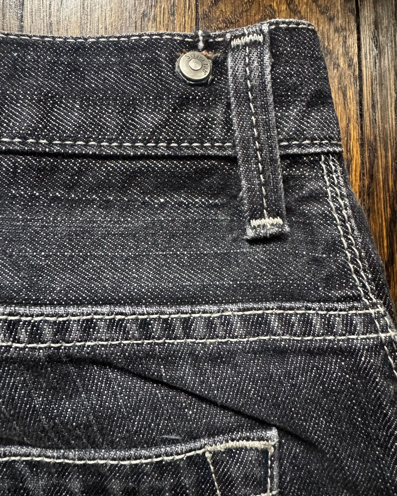 VINTAGE ‘00s Y2K-Era Levi's 33” x 30” SilverTab Black SLIM JEANS DENIM PANTS 10