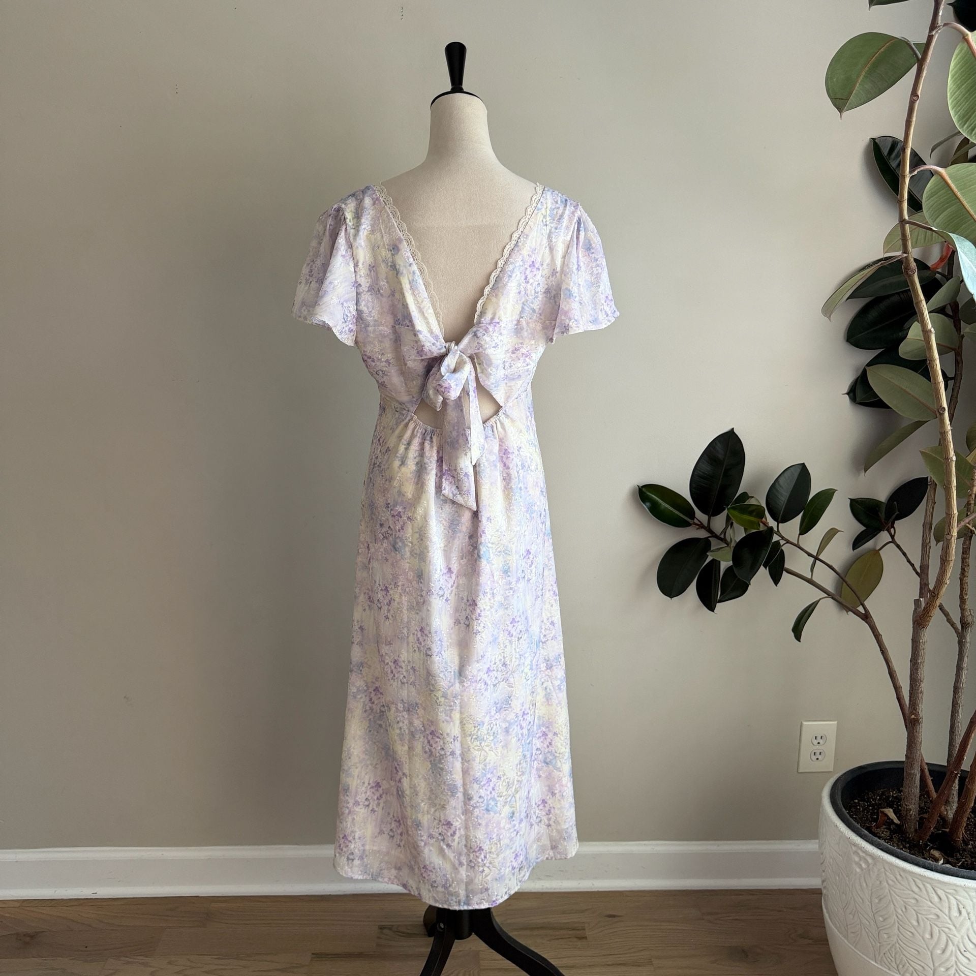 Storia Fairy Romantic Floral Midi Dress Purple Lace Tie Back 8
