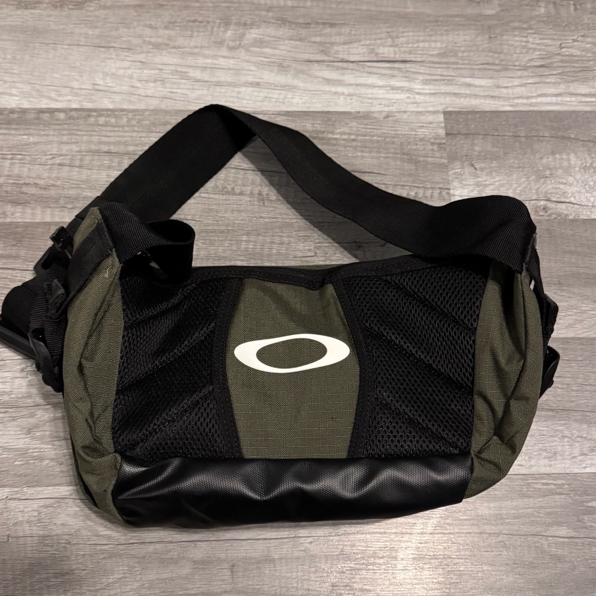 Oakley Enduro Belt Bag Army Green 3