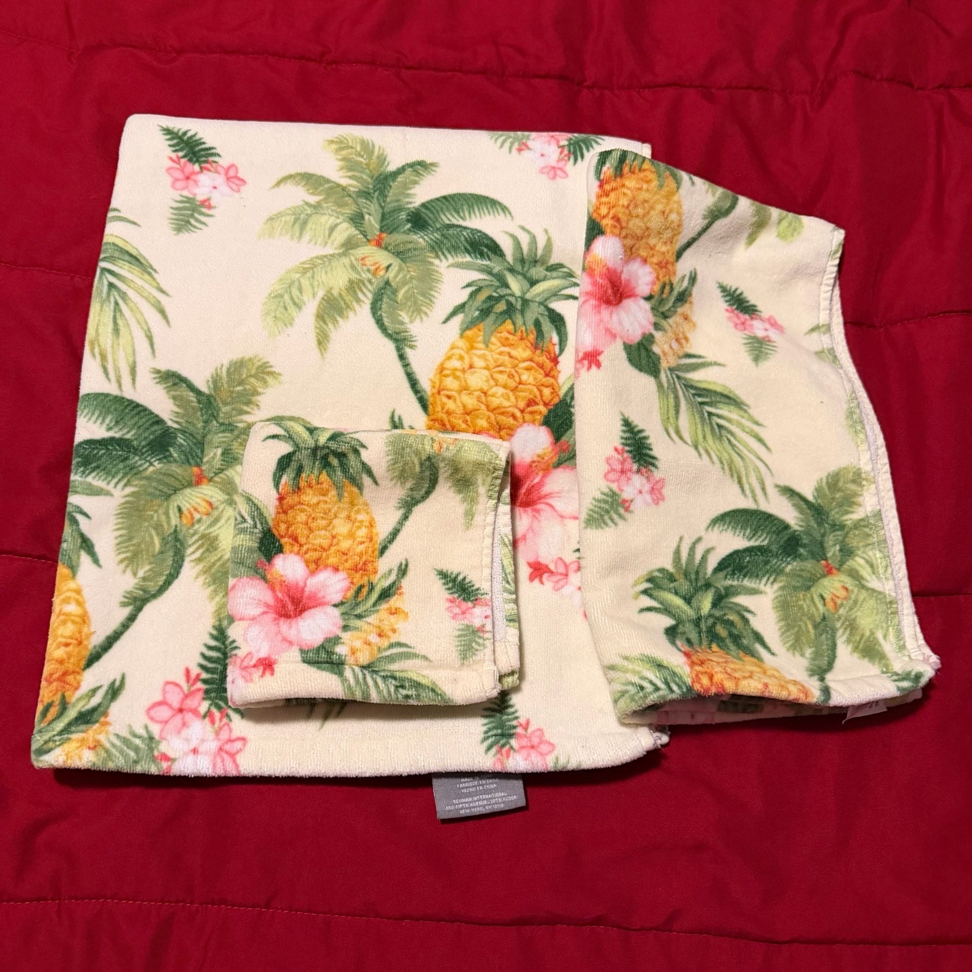 Tommy Bahama Bath Hand Washcloth Set Summer Vacation Pineapple Multi 1