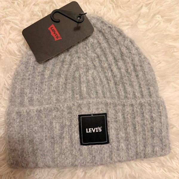 Levi's Ribbed Beanie Size OS Gray Knit Logo Patch Winter Hat New