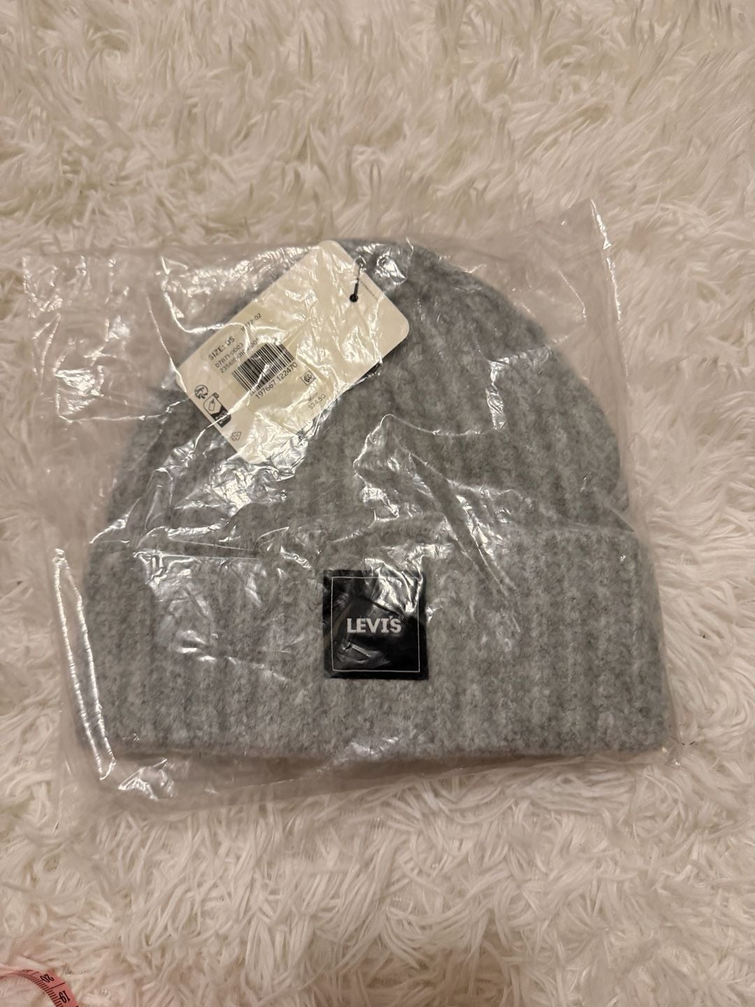 Levi's Ribbed Beanie Size OS Gray Knit Logo Patch Winter Hat New 7
