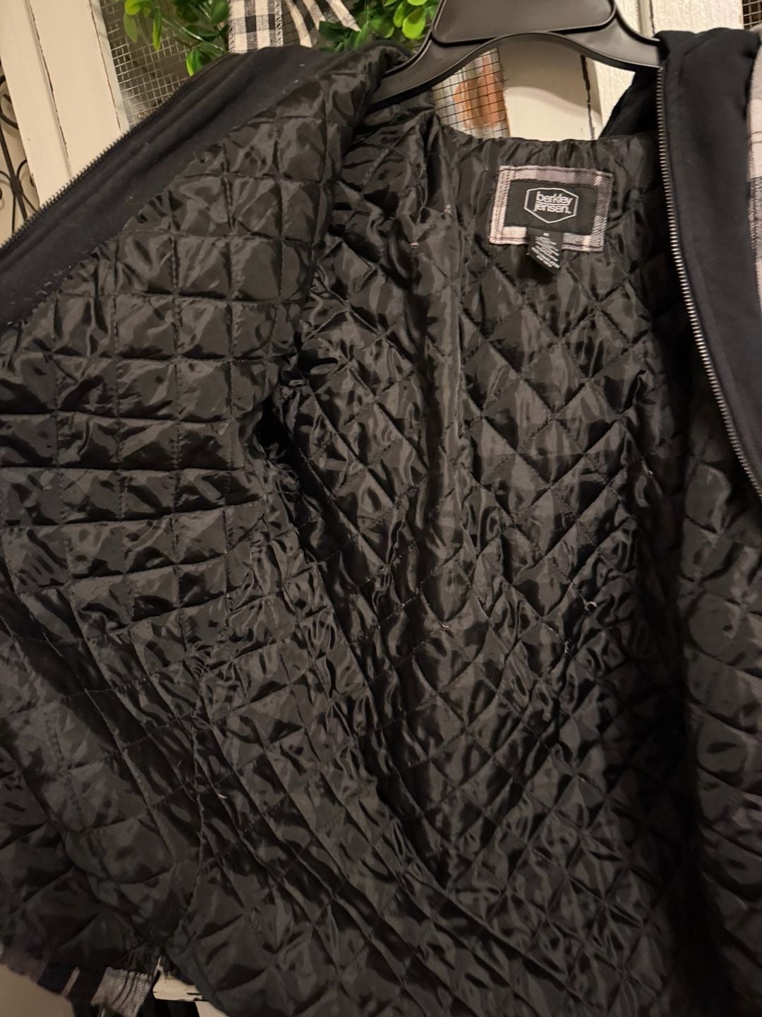Berkley Jensen Hooded Flannel Jacket Size M Black White Plaid Quilted 4